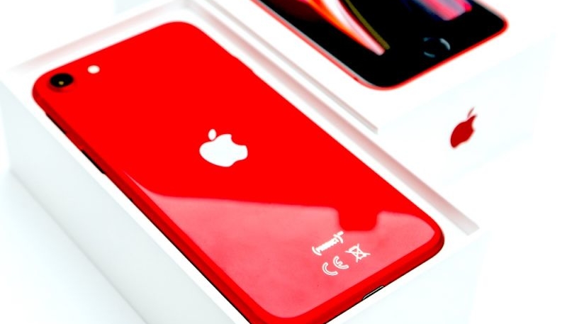 The iPhone SE will be renamed SE+ 5G in 2022, while the 2023/2024 generation will have a 5.7-inch display.